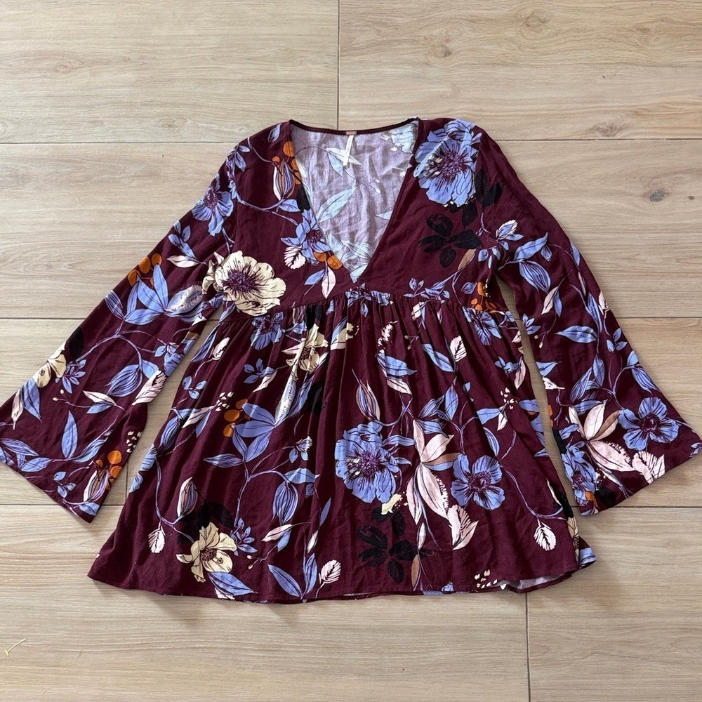 Free‎ People Burgundy Floral Bell Sleeve Babydoll Tunic Top Womens Small V-Neck